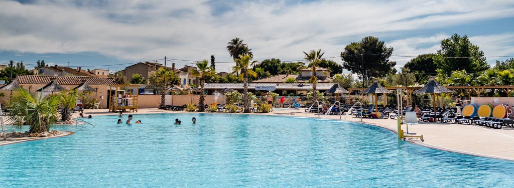 Piscine extérieure du camping Les Sables du Midi