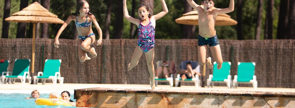 Piscine au camping de Mimizan Lac