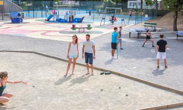 Pétanque au camping Les Pierres Couchées